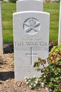 MONT HUON MILITARY CEMETERY, LE TREPORT - JOHN, TREVOR